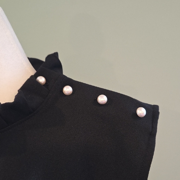 Ann Taylor Black Sleeveless Blouse With Pearls with Ruffled Collar Women's XL - Picture 4 of 10